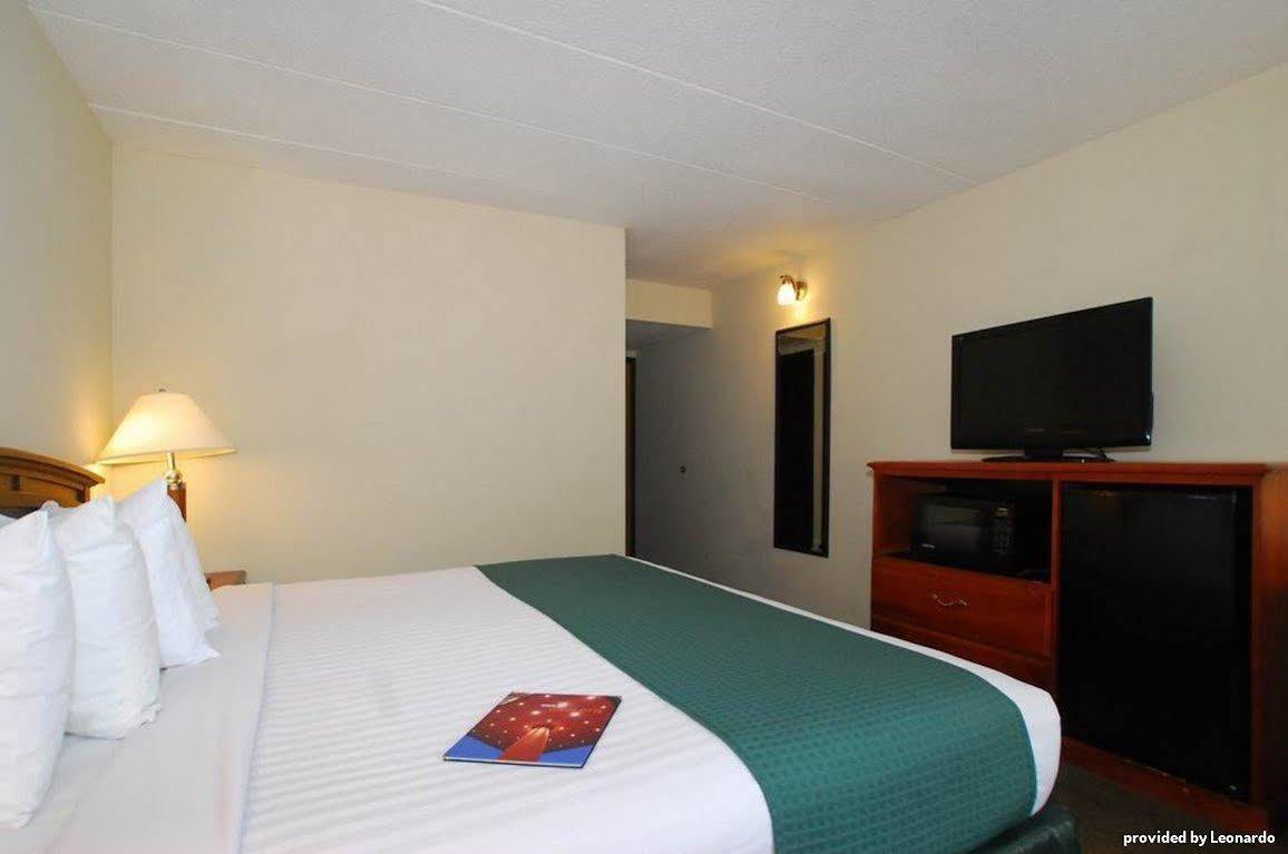 Best Western Plus Lower South End Шарлотт Номер фото